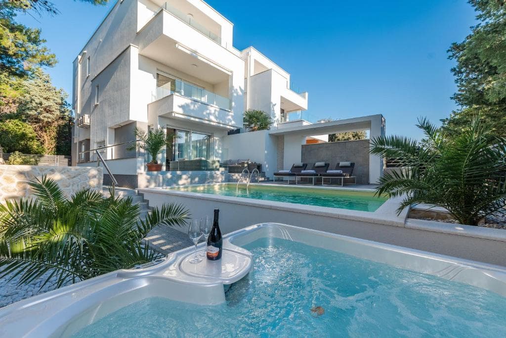 Apartamento Sunset con piscina privada y jacuzzi