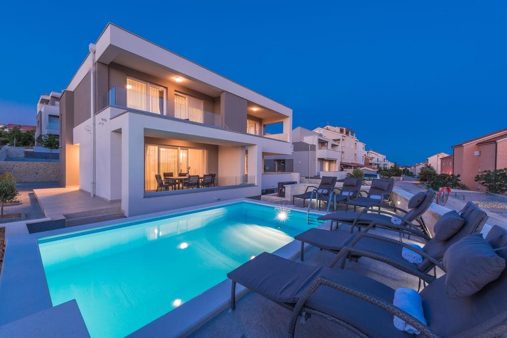 Villa Zora — alojamiento en Novalja, Zrce Beach